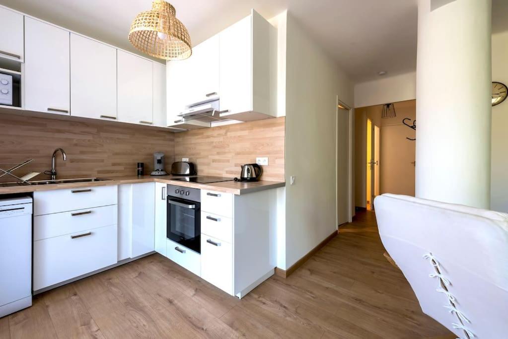 Апартаменты L'Azur 15'Plage 10'Port 5'Train Clim Wifi Pkg Тулон Экстерьер фото